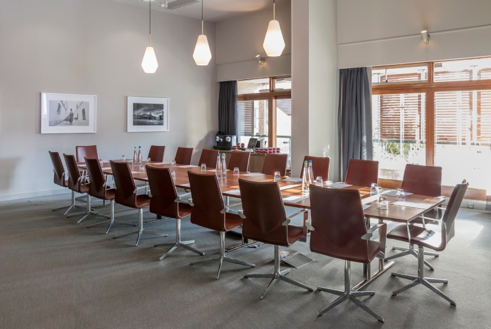 Frobisher-Boardroom-barbican-centre-meetings-and-events-spaces