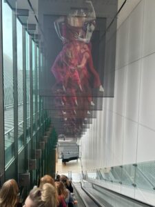 escalators-with-dancer-baners-Royal-Opera-House