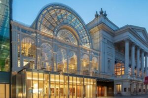 Royal-Opera-House-London-Bow-Street-Facade