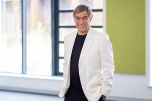 working with a demanding manager Thom Dennis discusses