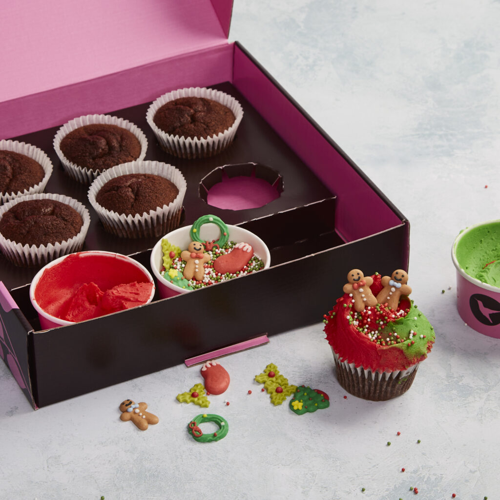 festive-cupcakes-for-Christmas-gifting