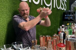 event-drinks-experiences-with-Sips-'n'-Swig