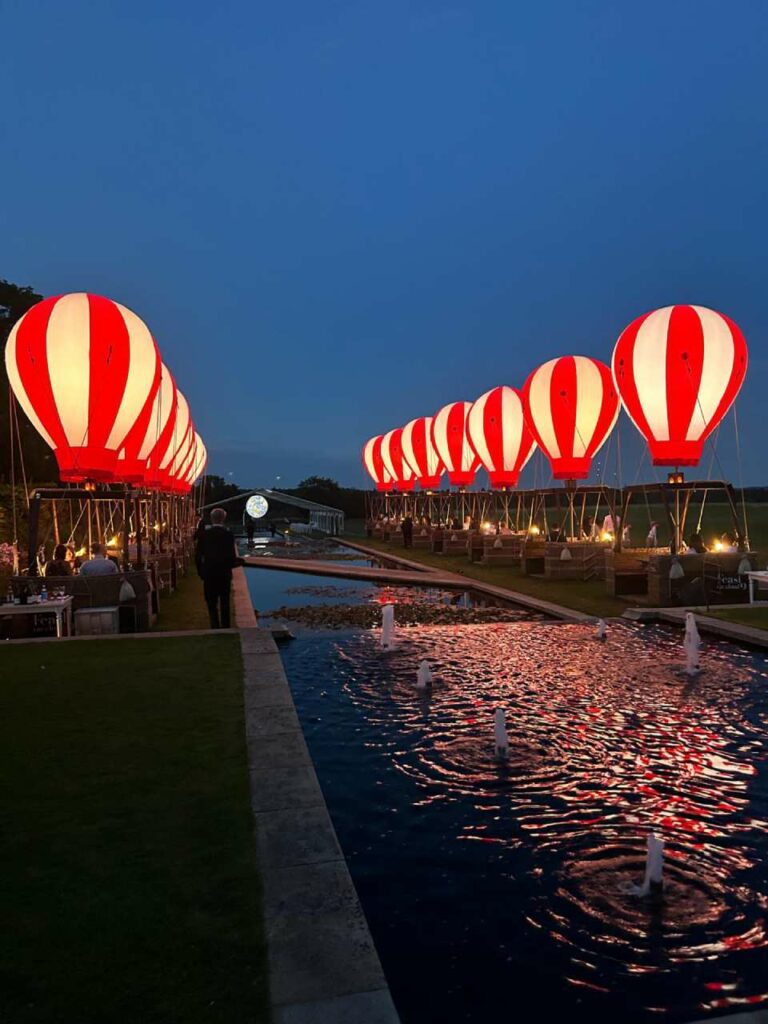 Hot-air-balloons-at-The-Grove