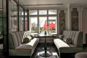 Lanes-of-London-Mayfair-restaurant-interior-overlooking-Hyde-Park