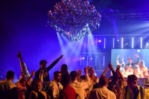 win-an-ultimate-Christmas-party-for-10-people