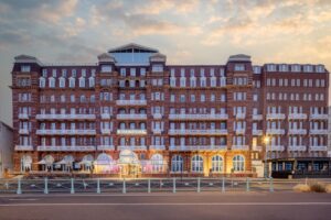 checking-into-DoubleTree-by-Hilton-Brighton-Metropole
