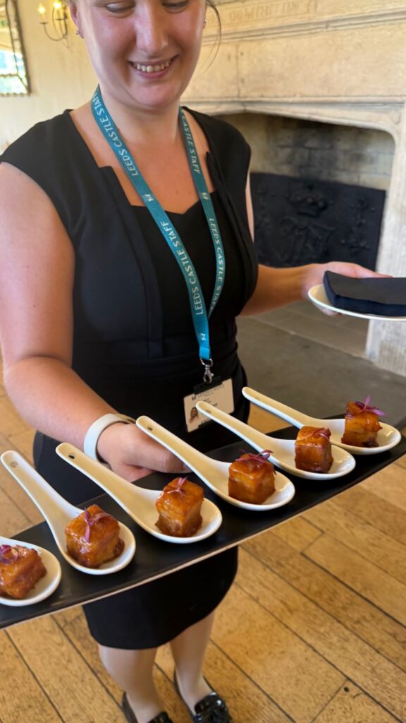 English-sparkling-wine-and-canapes-at-Leeds-Castle-corporate-events