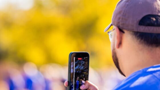 oversharing-on-social-media-is-a-cybersecurity-risk