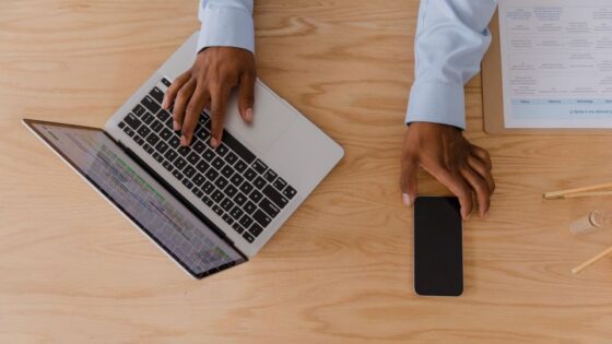 email desk laptop