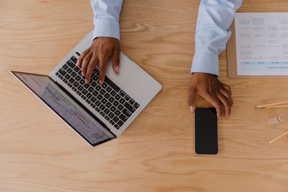 email desk laptop